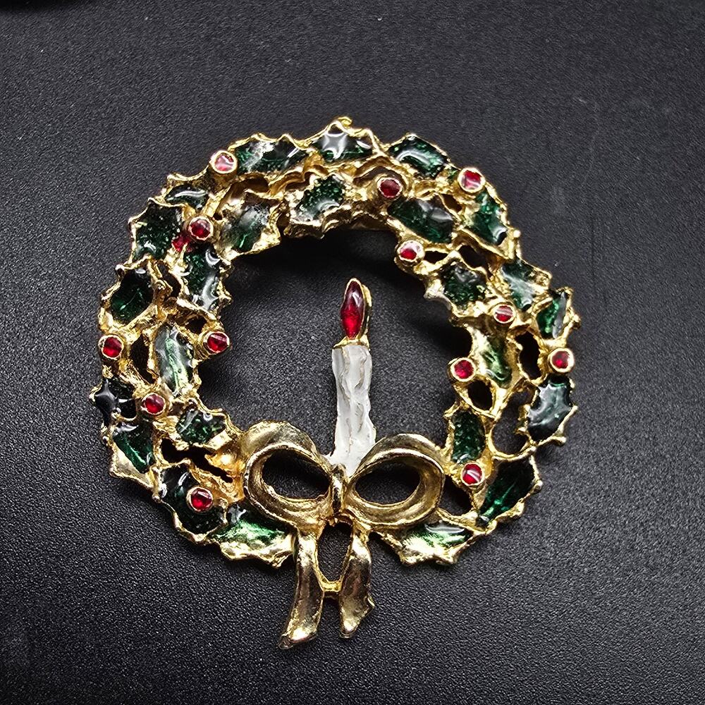 Christmas Wreath brooch Gold Tone Enamel Candle Stick Holly